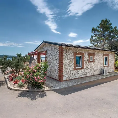2 Bedroom Cozy In *