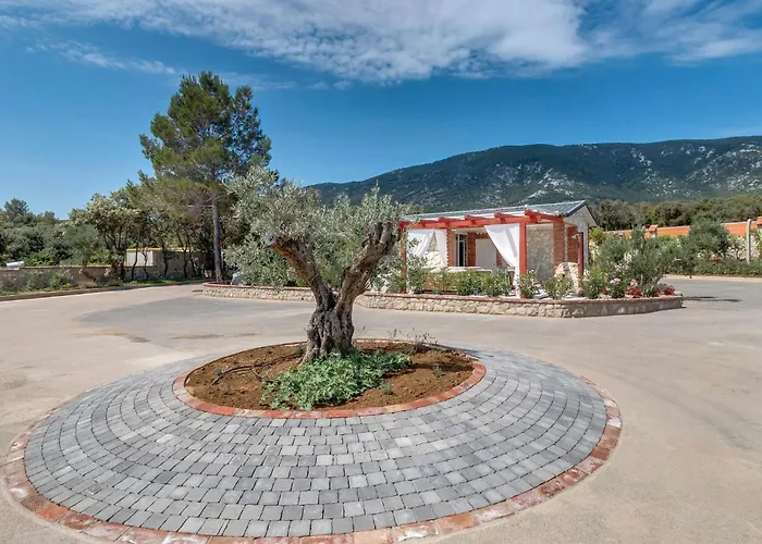 Nyaraló Stunning In Nerezine