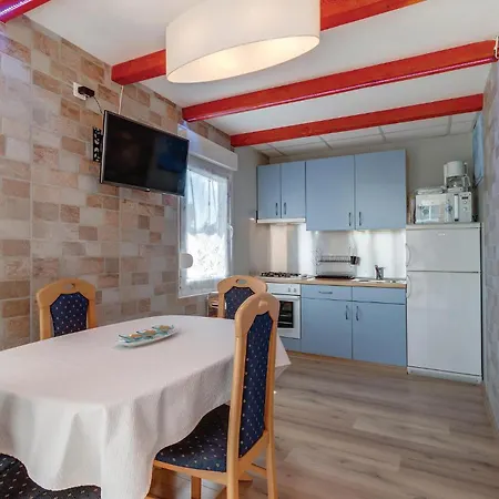 2 Bedroom Cozy In بيت للعطل *